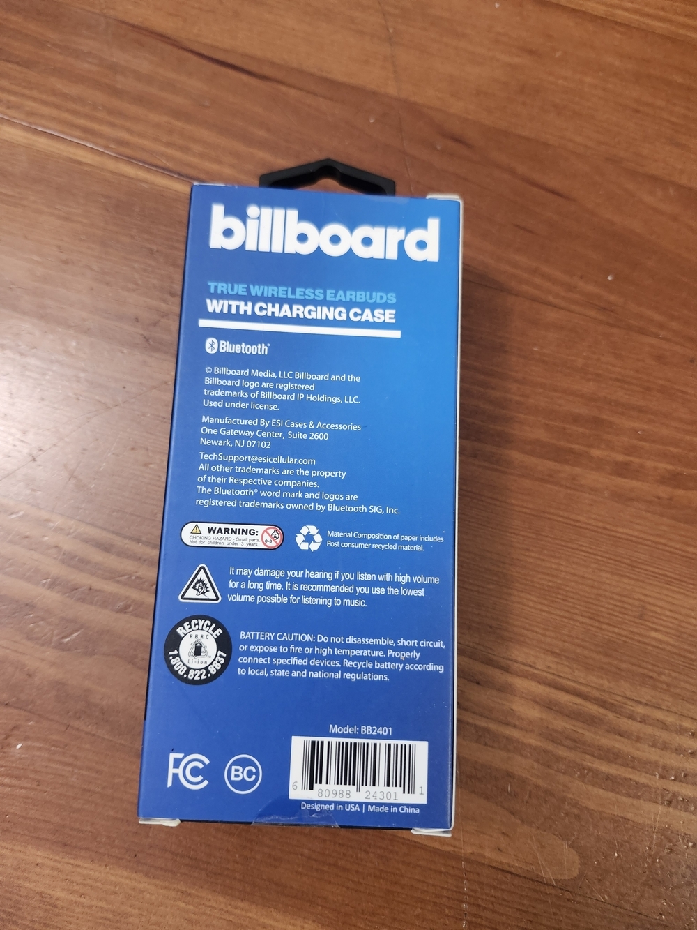 billboard True Wireless Earbuds with Charging Case - White - Picture 3 of 3